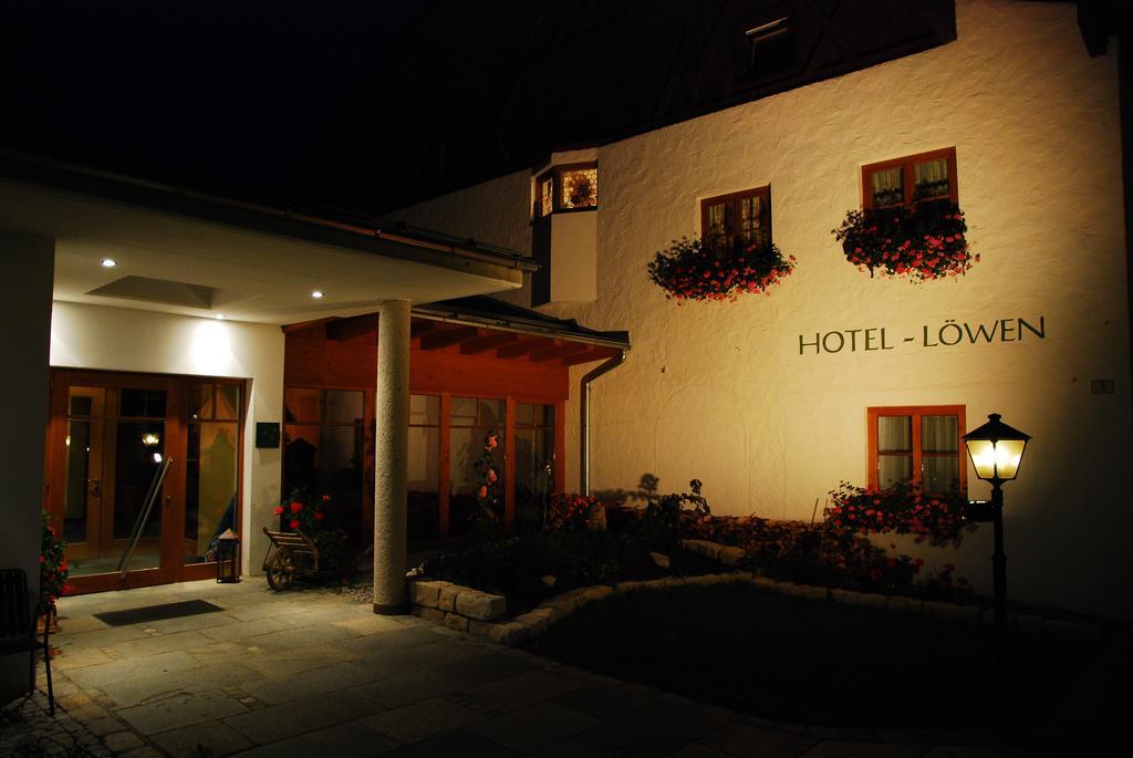 Hotel Zum Goldenen Loewen Biberwier Exterior photo