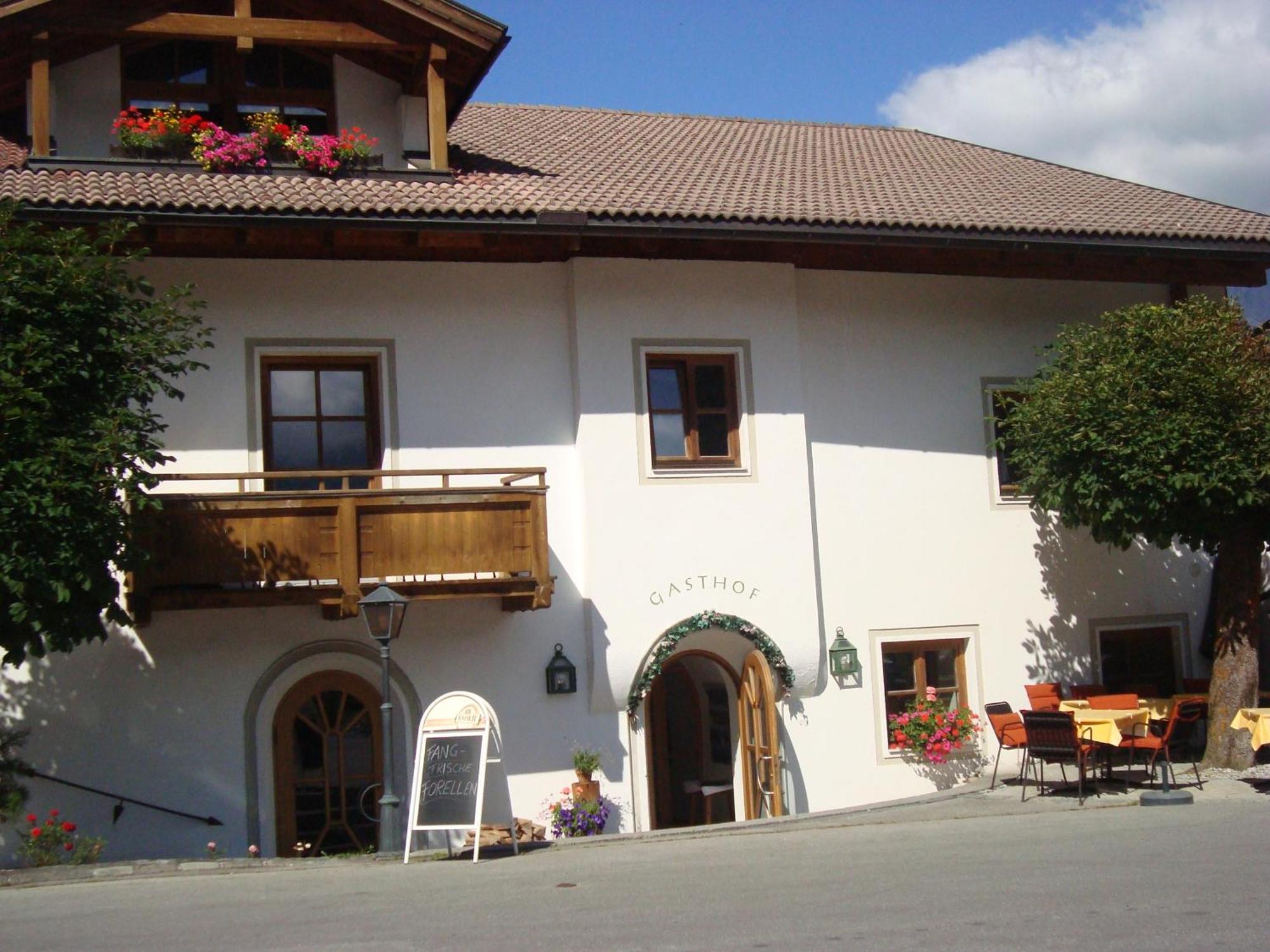 Hotel Zum Goldenen Loewen Biberwier Exterior photo